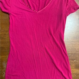 White House Black Market Magenta V-Neck Tee